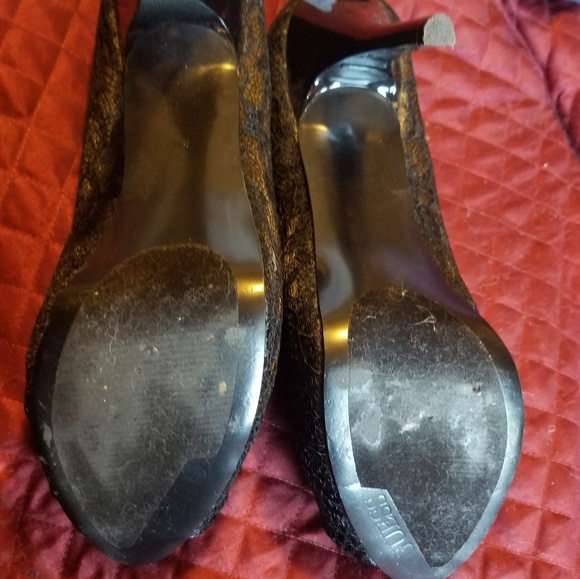 Beautiful black lace/paten heels size 8M - Picture 4 of 4